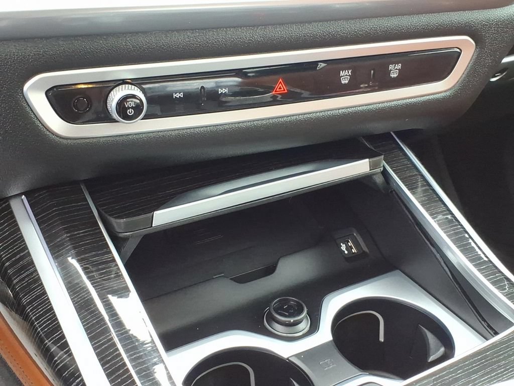 Used 2025 BMW X7 M60i w/ Executive Package AWD/4WD image 25