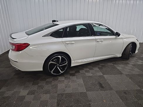 Used 2022 Honda Accord Sport image 3