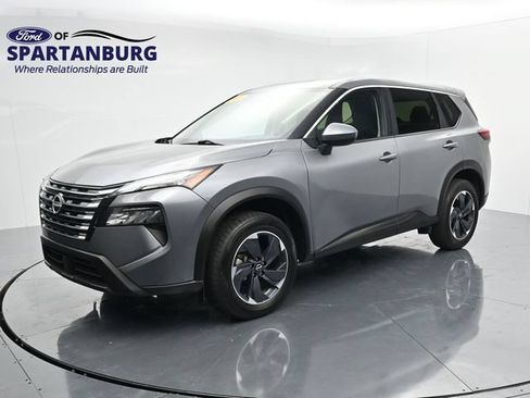Used 2024 Nissan Rogue SV AWD/4WD image 4