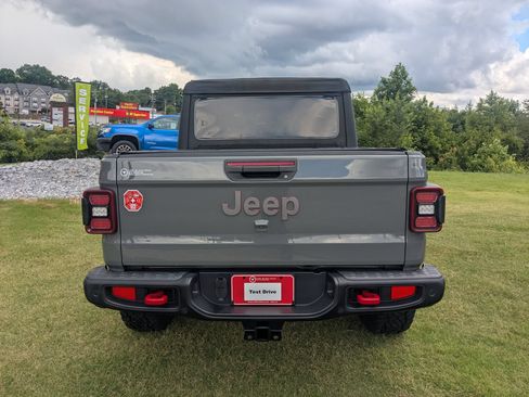 Used 2020 Jeep Gladiator Rubicon AWD/4WD image 6