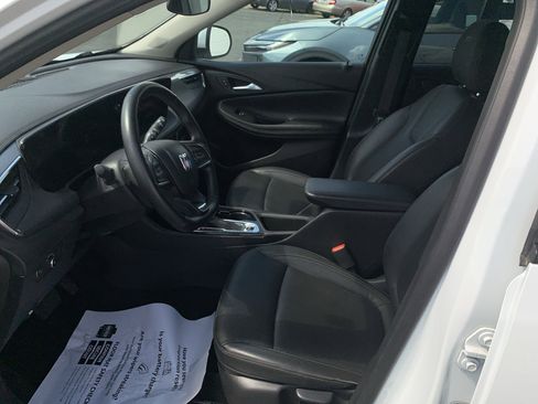 Used 2024 Buick Encore GX Sport Touring FWD image 12