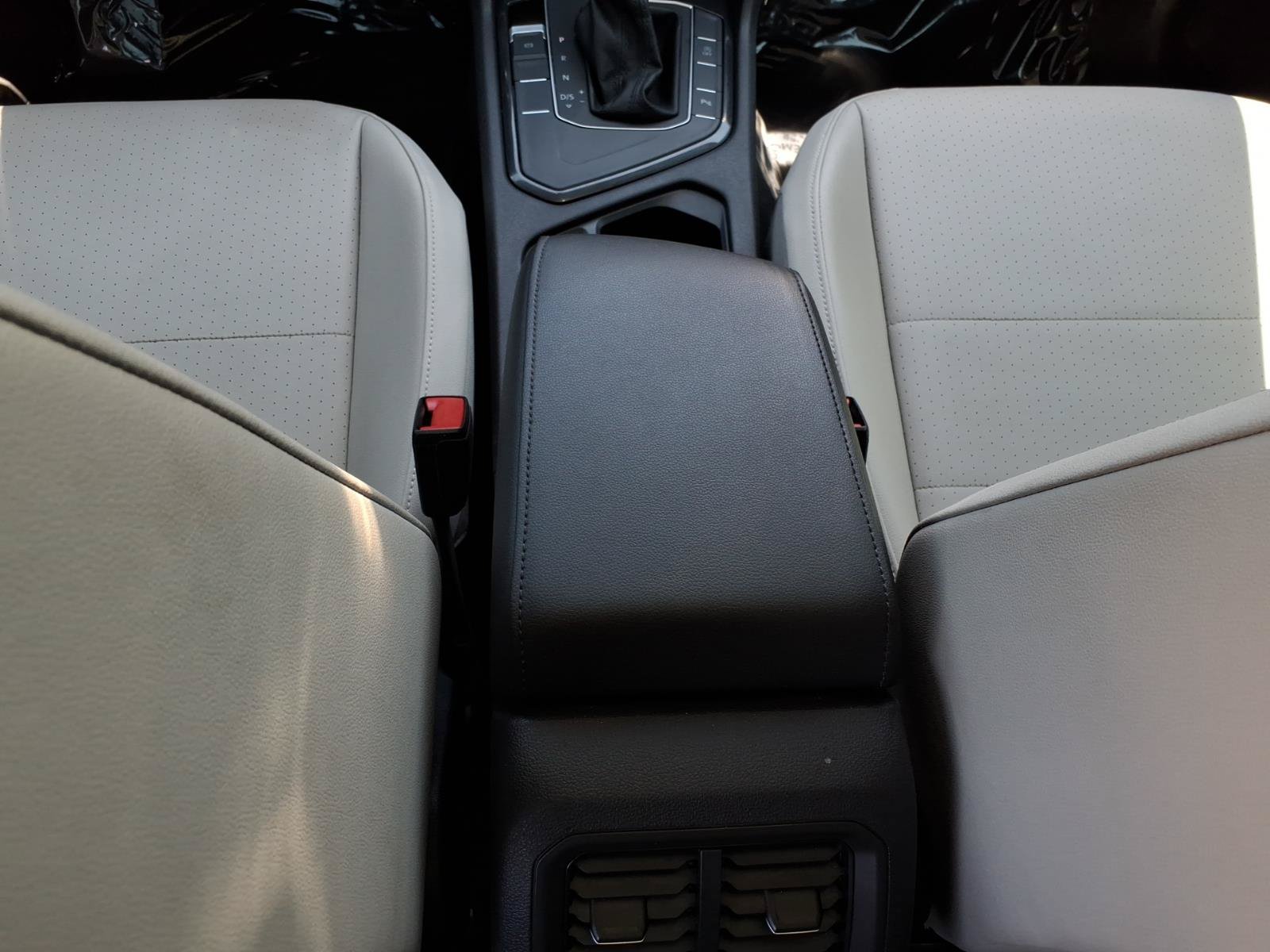 Used 2019 Volkswagen Tiguan SEL FWD image 27