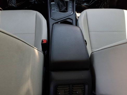 Used 2019 Volkswagen Tiguan SEL FWD image 27