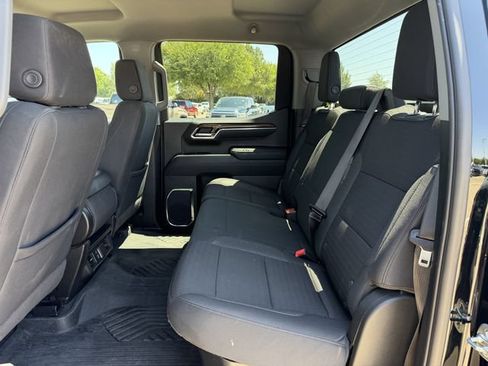 Used 2025 Chevrolet Silverado 1500 LT Trail Boss AWD/4WD image 27