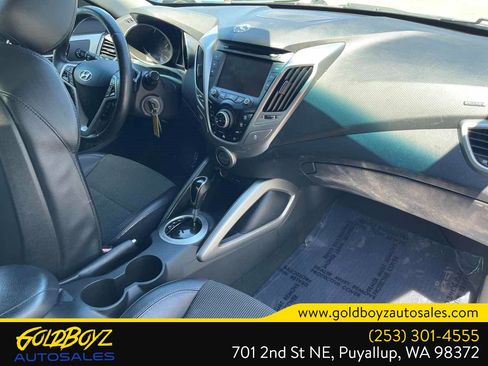 Used 2013 Hyundai Veloster w/ Style Pkg FWD image 28