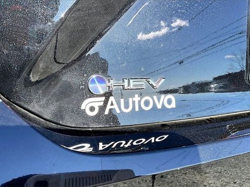 Used 2025 Toyota Camry SE image 32