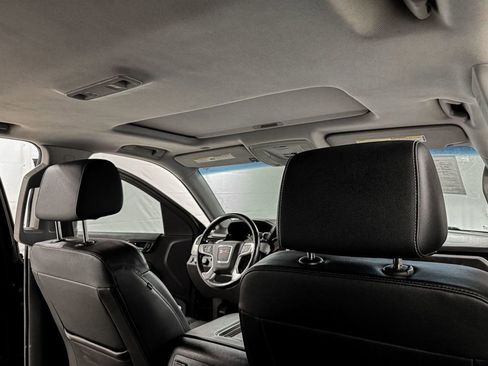 Used 2020 GMC Yukon XL SLT w/ HD Trailering Package image 12