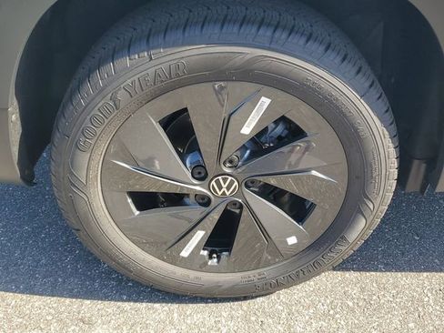 New 2026 Volkswagen Taos S FWD image 5