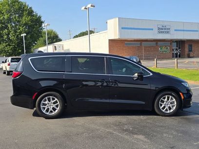 Used 2024 Chrysler Pacifica Touring-L