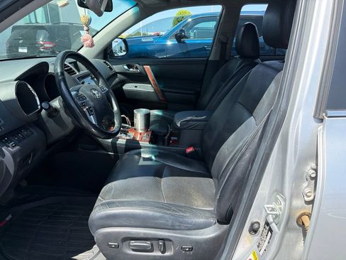 Used 2013 Toyota Highlander Limited FWD image 9