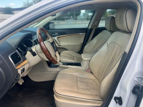 Used 2010 Lincoln MKZ FWD image 11