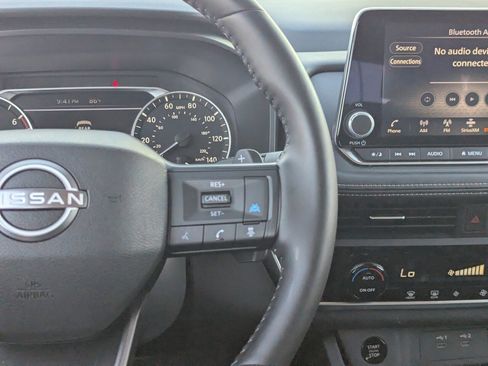 Certified 2025 Nissan Rogue SV image 24