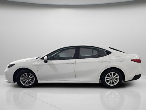 Used 2025 Toyota Camry LE FWD image 19