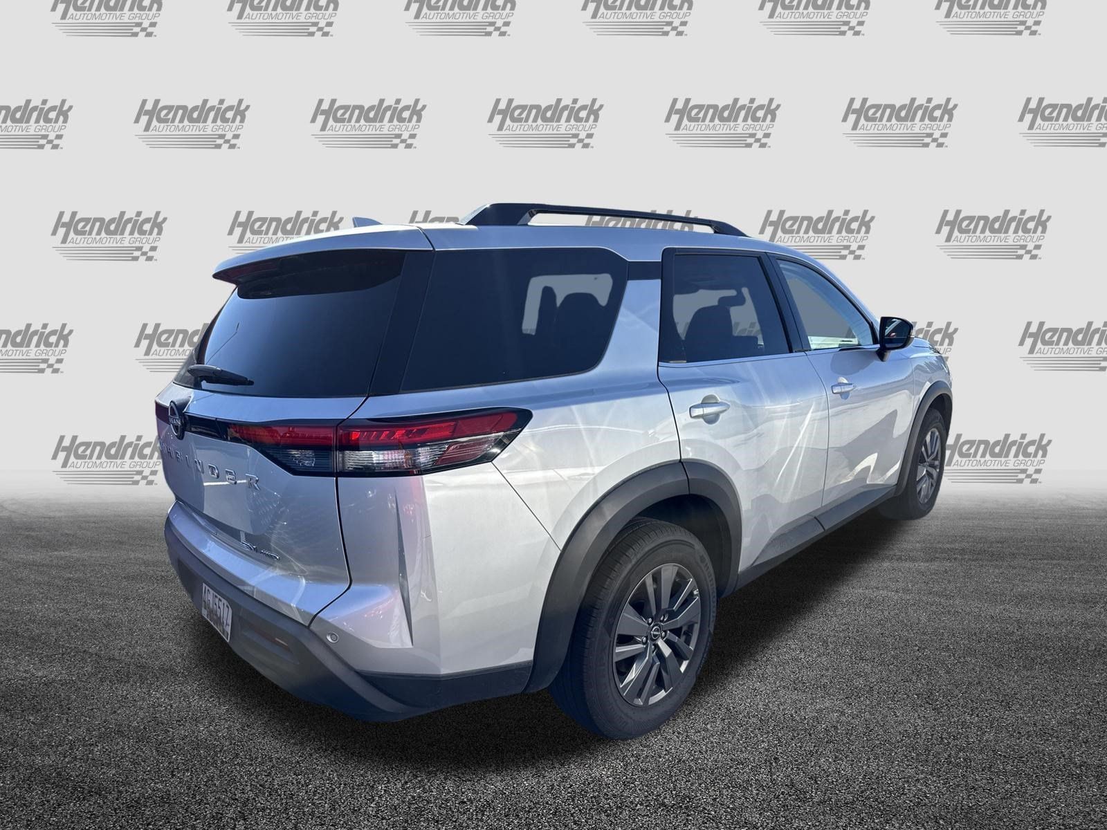 Used 2024 Nissan Pathfinder SV AWD/4WD image 10
