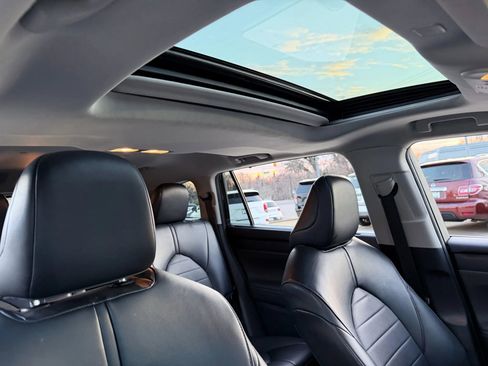 Used 2023 Toyota Highlander XLE image 44