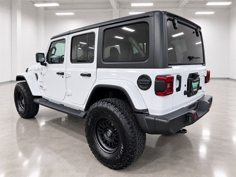 Used 2021 Jeep Wrangler Unlimited Sahara w/ Dual Top Group AWD/4WD image 5