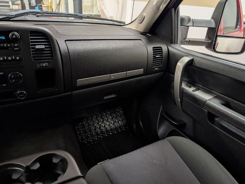 Used 2011 GMC Sierra 2500 SLE w/ SLE Preferred Package image 13