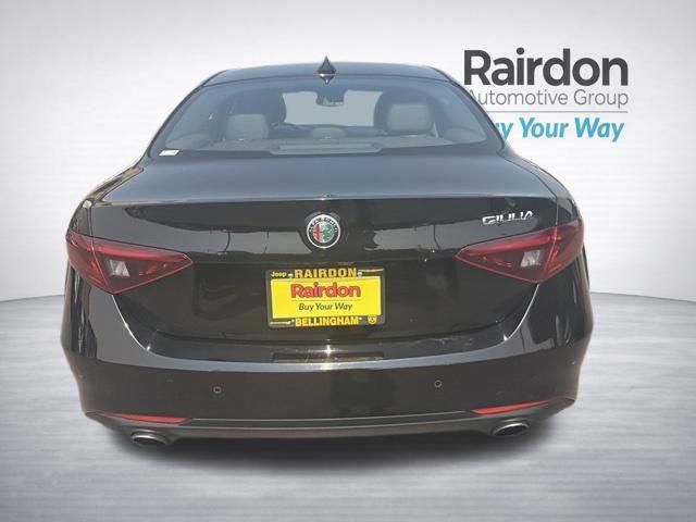Used 2018 Alfa Romeo Giulia RWD image 6