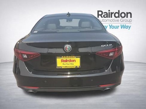 Used 2018 Alfa Romeo Giulia RWD image 6