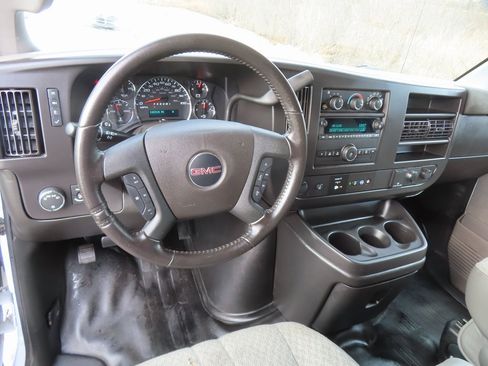 Used 2023 GMC Savana 2500 w/ Driver Convenience Package image 4
