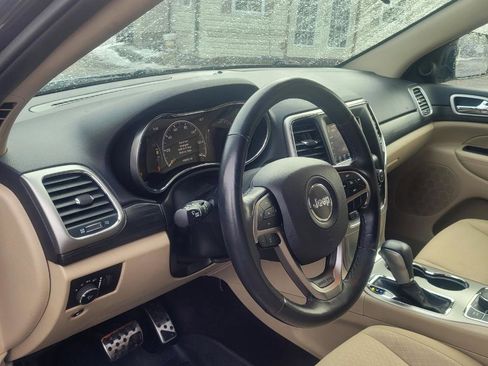 Used 2019 Jeep Grand Cherokee Laredo image 13