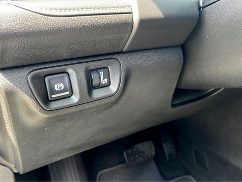 Used 2018 GMC Acadia SLE image 14