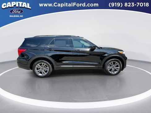 Certified 2023 Ford Explorer XLT w/ Equipment Group 202A AWD/4WD image 9