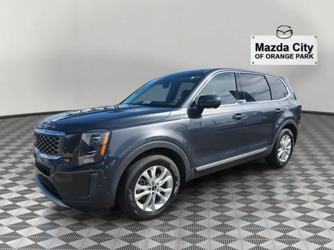 Used 2021 Kia Telluride LX image 2