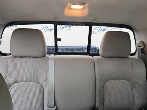 Used 2019 Nissan Frontier SV image 11