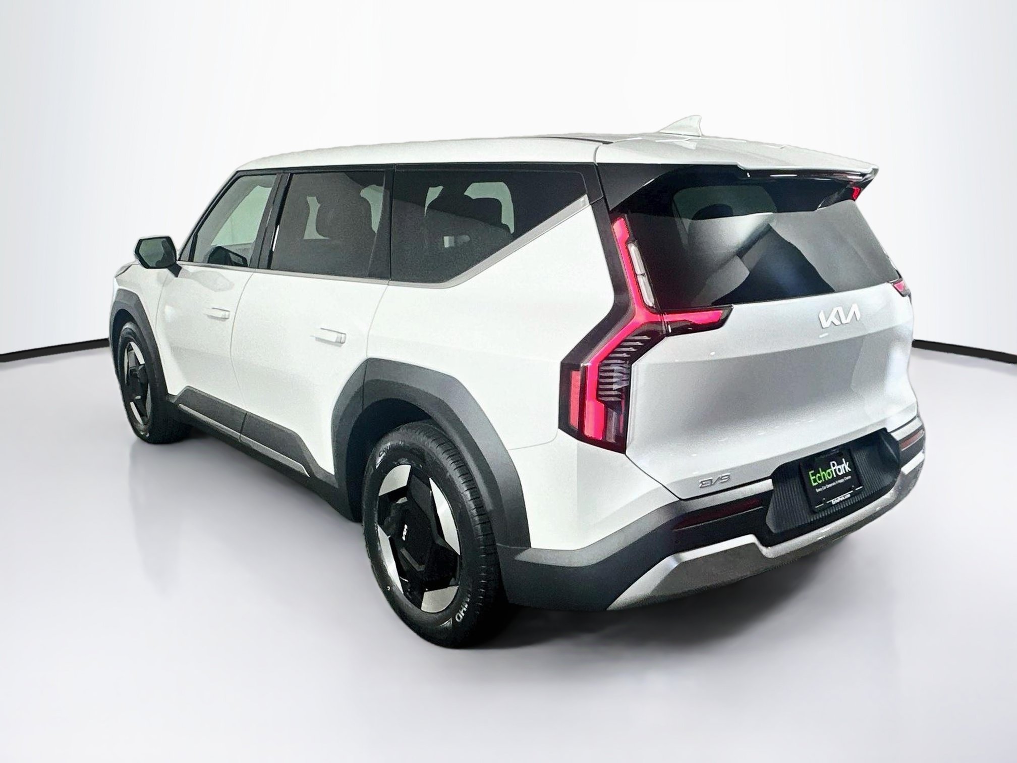 Used 2024 Kia EV9 Light Long Range RWD image 5