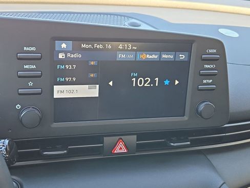 Used 2025 Hyundai Elantra Sport image 19