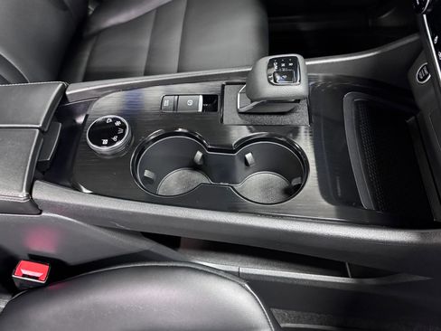 Used 2022 Nissan Rogue SV w/ SV Premium Package image 12