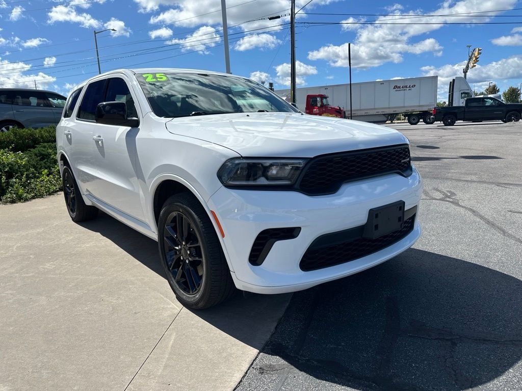 Used 2025 Dodge Durango GT AWD/4WD image 3