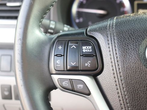 Used 2016 Toyota Highlander Limited image 20