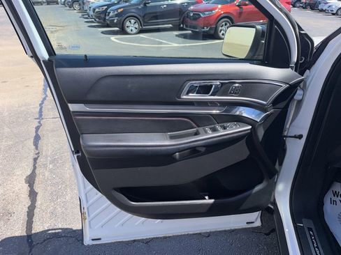 Used 2017 Ford Explorer Sport AWD/4WD image 17