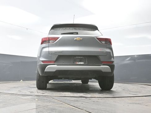 Used 2025 Chevrolet TrailBlazer LT w/ Driver Confidence Package image 32