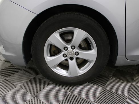 Used 2011 Toyota Sienna LE image 9