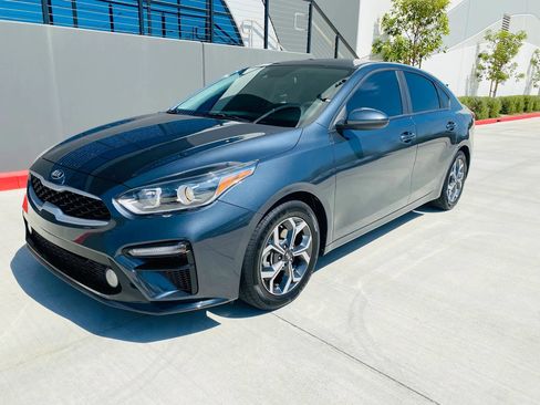 Used 2020 Kia Forte LXS FWD image 1