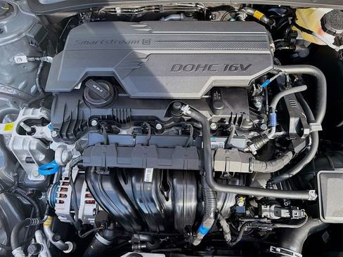 Certified 2026 Hyundai Elantra SE FWD image 30
