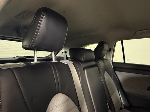 Used 2021 Toyota Highlander LE FWD image 26