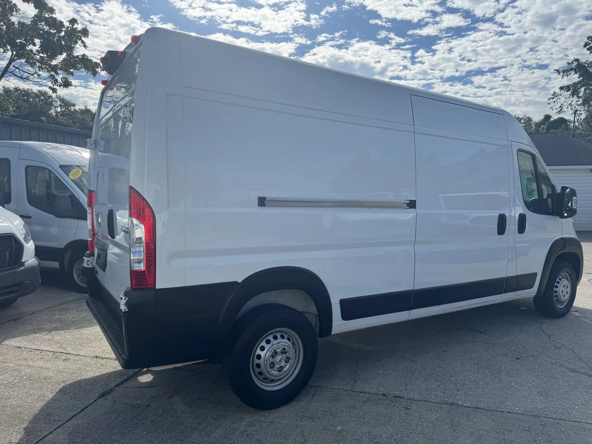 Used 2025 RAM ProMaster 2500 w/ Convenience Group FWD image 9