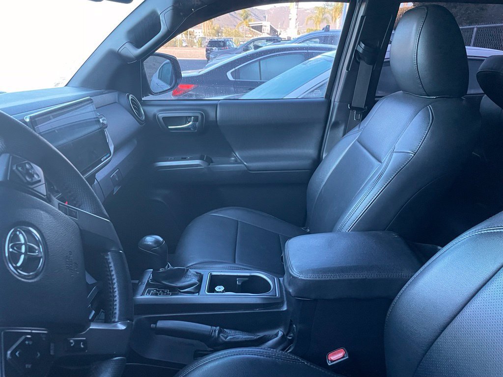 Used 2020 Toyota Tacoma TRD Sport w/ Technology Package AWD/4WD image 12