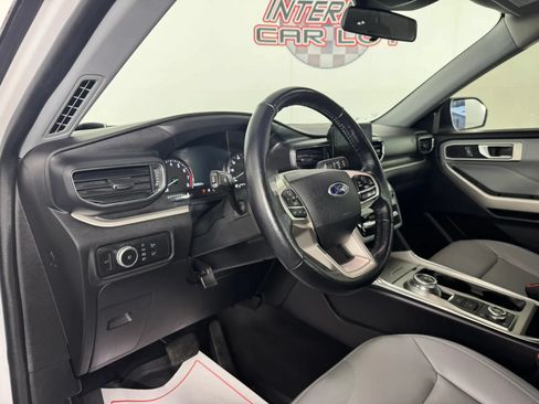 Used 2021 Ford Explorer XLT w/ Equipment Group 202A AWD/4WD image 10