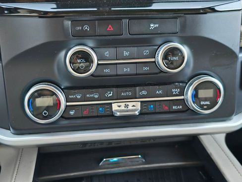 Used 2024 Ford Expedition Max Limited image 29