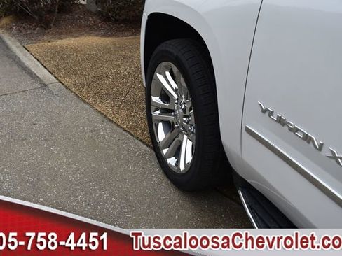 Used 2020 GMC Yukon XL SLT w/ Premium Edition image 18