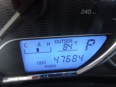 Used 2014 Toyota Corolla LE image 22