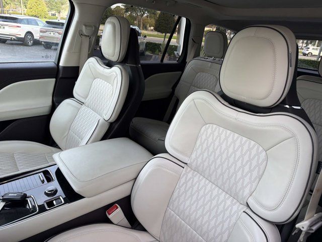 Used 2021 Lincoln Aviator Black Label Grand Touring w/ Class IV Trailer Tow Package AWD/4WD image 13