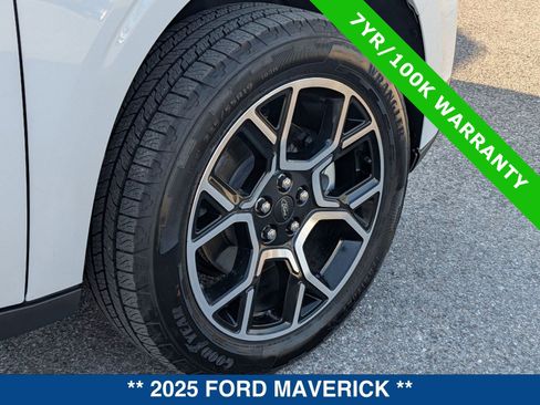 Certified 2025 Ford Maverick Lariat w/ 4K Tow Package image 12