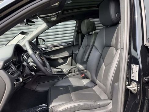 Used 2025 Porsche Macan Turbo image 5