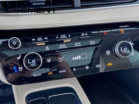 Used 2023 INFINITI QX60 Luxe w/ Vision Package AWD/4WD image 22